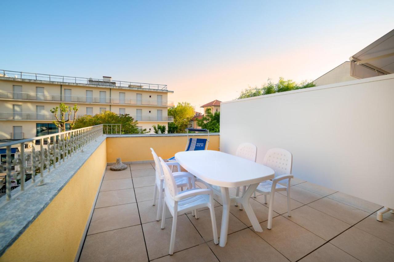 Rex Residence Hotel Cattolica Extérieur photo